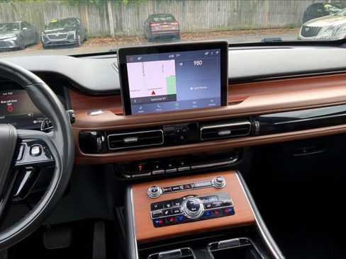 Used 2020 Lincoln Aviator Reserve w/ Equipment Group 201A image 5