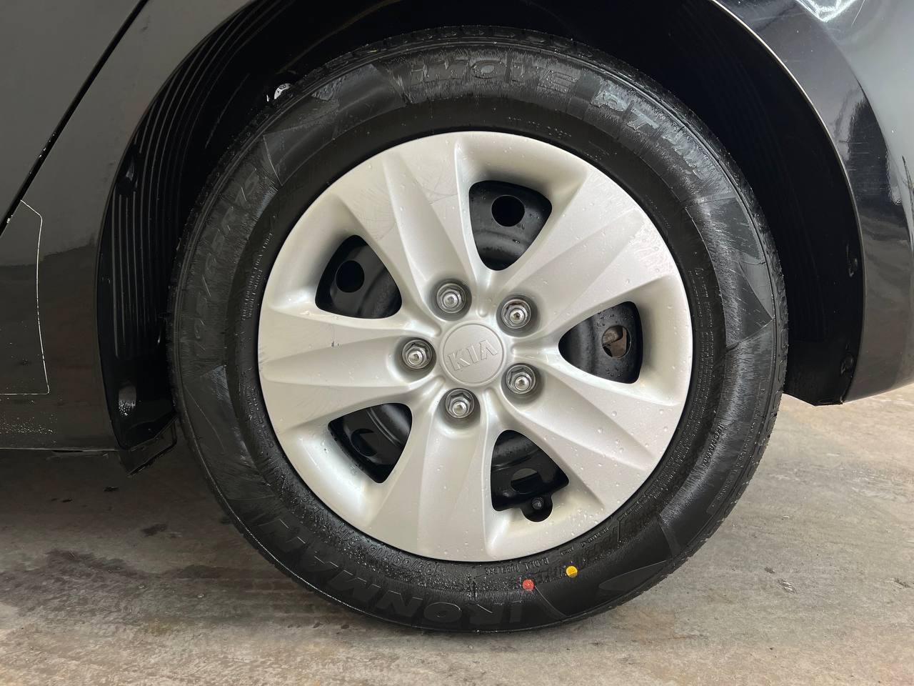 Used 2017 Kia Forte LX FWD image 29