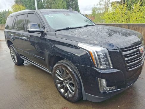 Used 2020 Cadillac Escalade Platinum w/ Escalade Sport Edition image 2