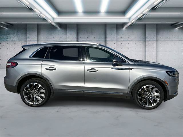 Used 2022 Lincoln Nautilus Reserve AWD/4WD image 3