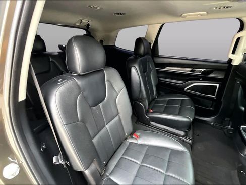 Used 2020 Kia Telluride EX w/ EX Premium Package FWD image 19