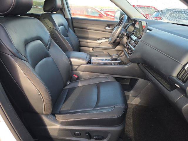 Used 2024 Nissan Pathfinder SL w/ SL Premium Package FWD image 10