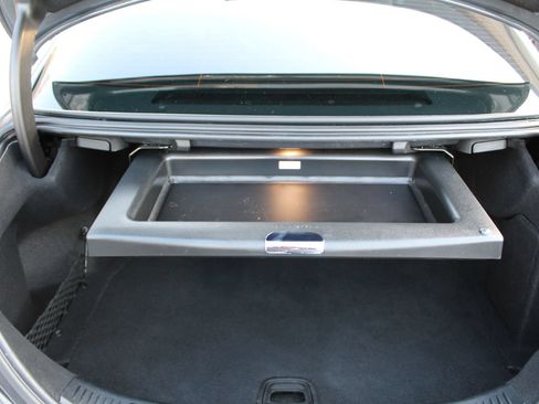 Used 2017 Mercedes-Benz E 300 image 34