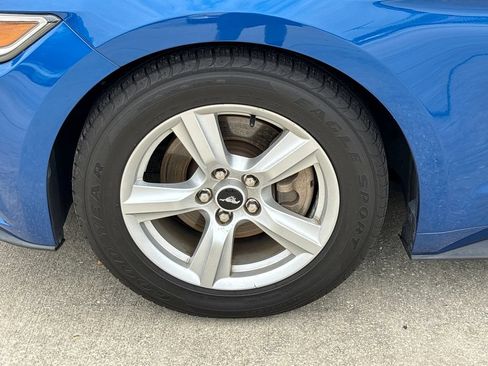 Used 2017 Ford Mustang Coupe RWD image 11