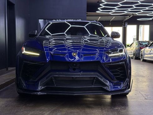 Used 2022 Lamborghini Urus AWD/4WD image 2