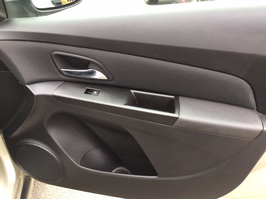Used 2013 Chevrolet Cruze Eco w/ Enhanced Safety Package FWD image 20