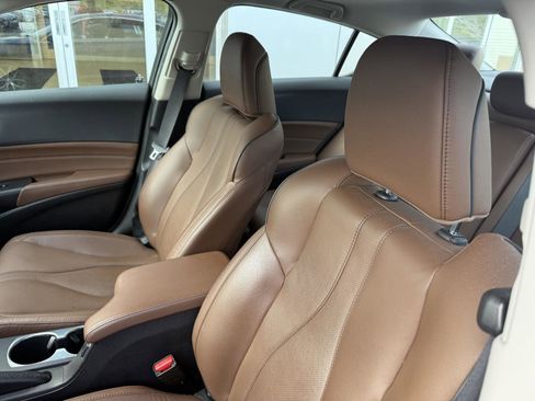 Used 2022 Acura ILX w/ Premium Package FWD image 11