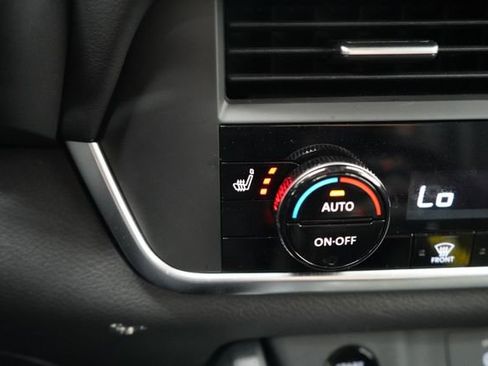 Used 2025 Nissan Rogue SV AWD/4WD image 34