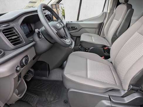 New 2026 Ford Transit 250 148 Medium Roof Extended AWD image 4