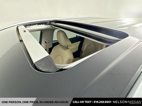 Used 2024 Toyota Highlander XLE FWD image 21