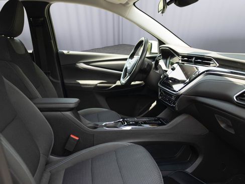 Used 2023 Chevrolet Bolt EUV LT w/ Comfort Package FWD image 17