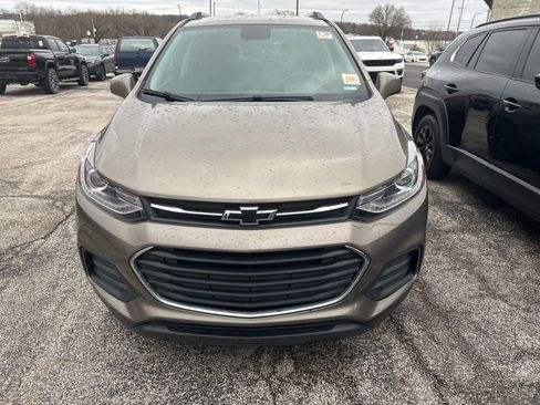 Used 2022 Chevrolet Trax LT w/ Sport Edition image 2