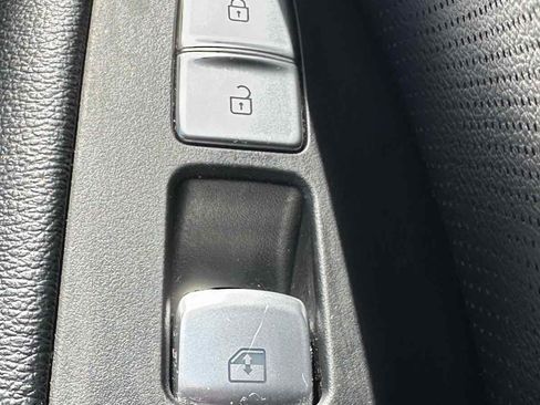 Used 2022 Genesis G70 3.3T image 30