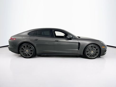 Used 2018 Porsche Panamera 4 AWD/4WD image 4