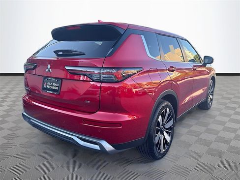 New 2026 Mitsubishi Outlander SE image 5