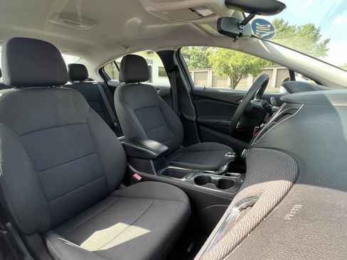 Used 2017 Chevrolet Cruze LT image 26