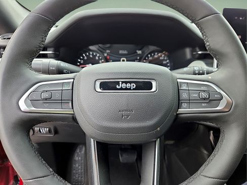 Used 2025 Jeep Compass Limited AWD/4WD image 24