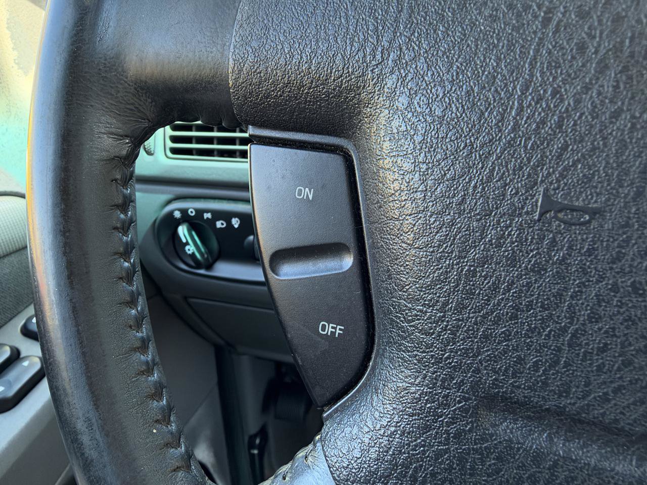 Used 2003 Ford Explorer XLT RWD image 12