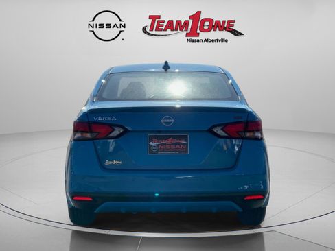 New 2025 Nissan Versa SR w/ Trunk Package image 5