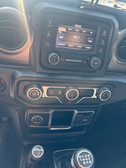 Used 2021 Jeep Gladiator Sport AWD/4WD image 15