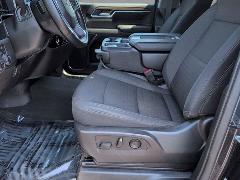 Used 2023 Chevrolet Silverado 1500 LT AWD/4WD image 12