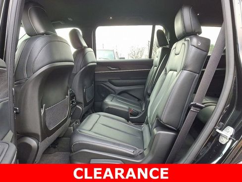 Used 2025 Jeep Grand Cherokee L Limited w/ Black Appearance Package image 10
