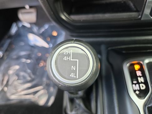 Used 2021 Jeep Wrangler Unlimited Sahara AWD/4WD image 29