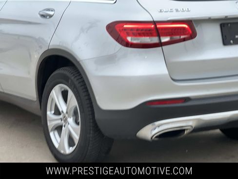 Used 2018 Mercedes-Benz GLC 300 4MATIC image 4