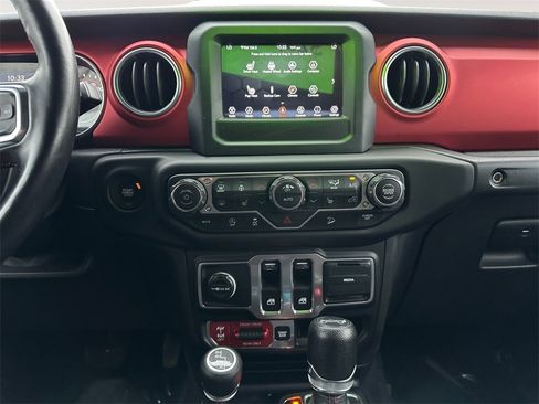 Used 2018 Jeep Wrangler Rubicon w/ Cold Weather Group image 11