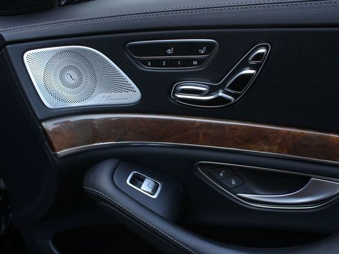 Used 2015 Mercedes-Benz S 550 4MATIC Sedan image 32