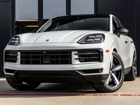 Certified 2025 Porsche Cayenne S AWD/4WD image 1