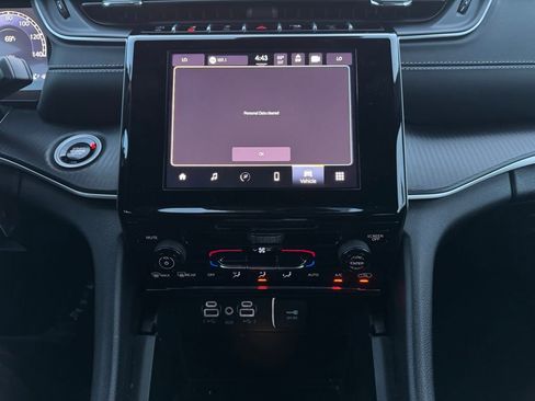 Used 2025 Jeep Grand Cherokee L Laredo image 9