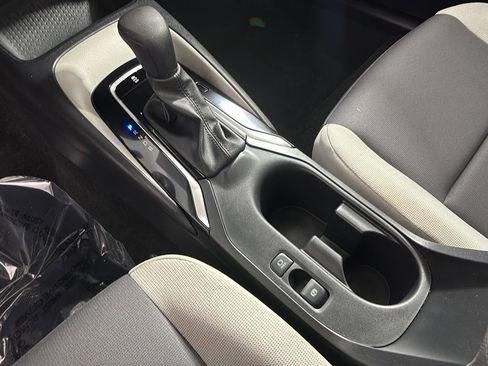 Used 2024 Toyota Corolla LE image 31