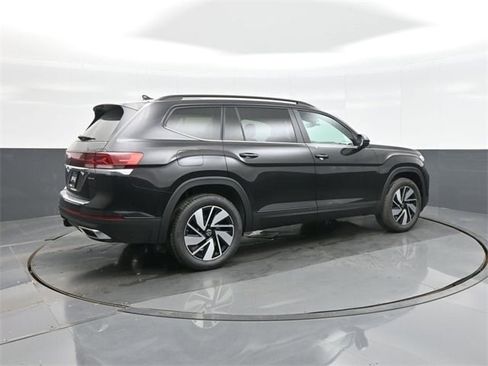 New 2026 Volkswagen Atlas SE image 7