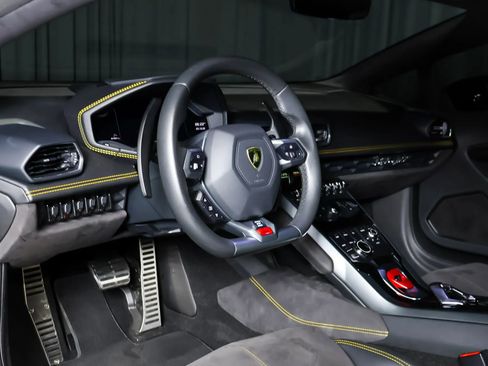Used 2018 Lamborghini Huracan LP 580-2 RWD image 15