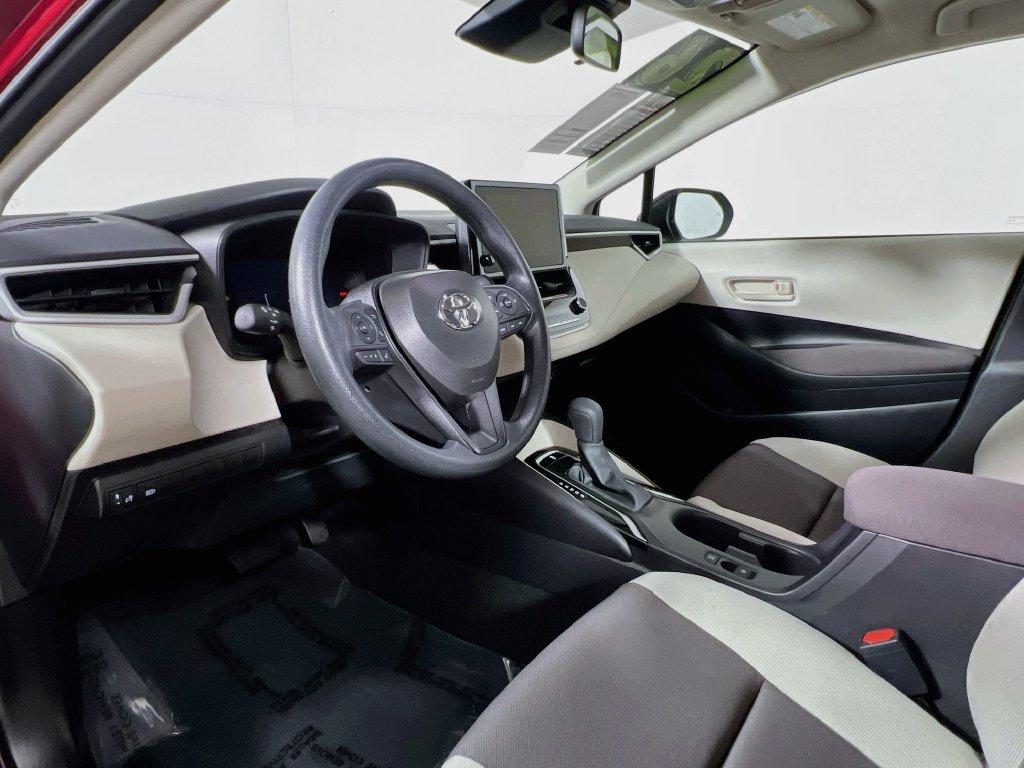 Used 2026 Toyota Corolla LE FWD image 27