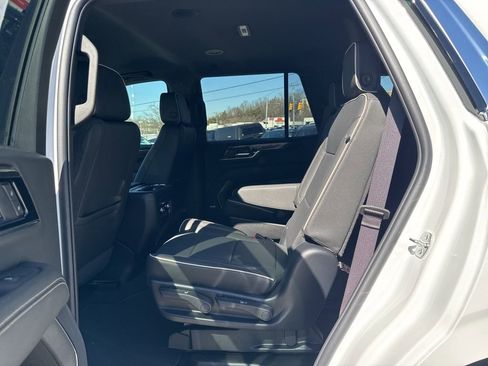 New 2026 GMC Yukon Elevation image 32
