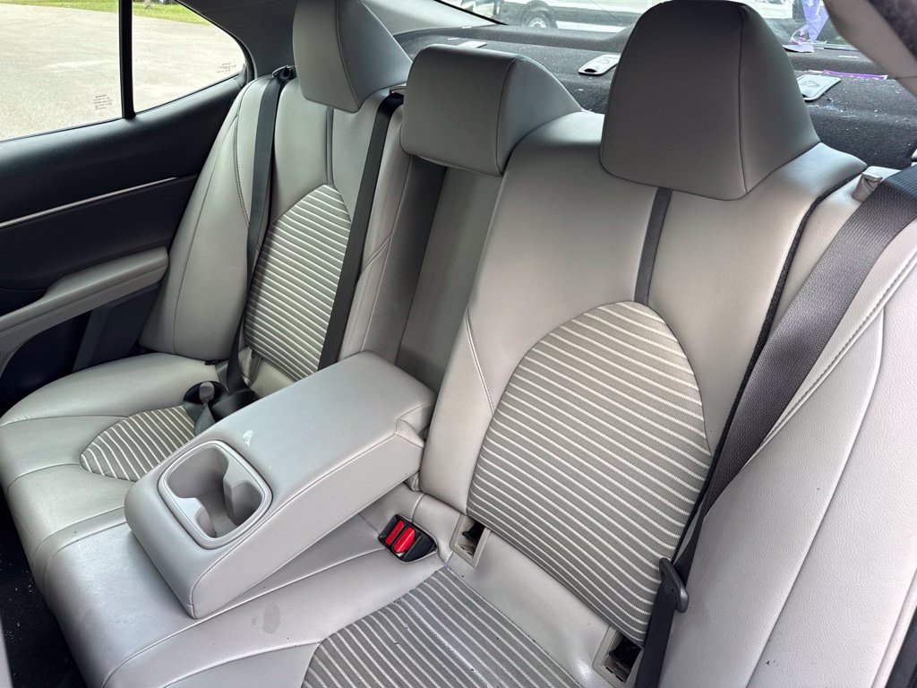 Used 2021 Toyota Camry SE FWD image 11