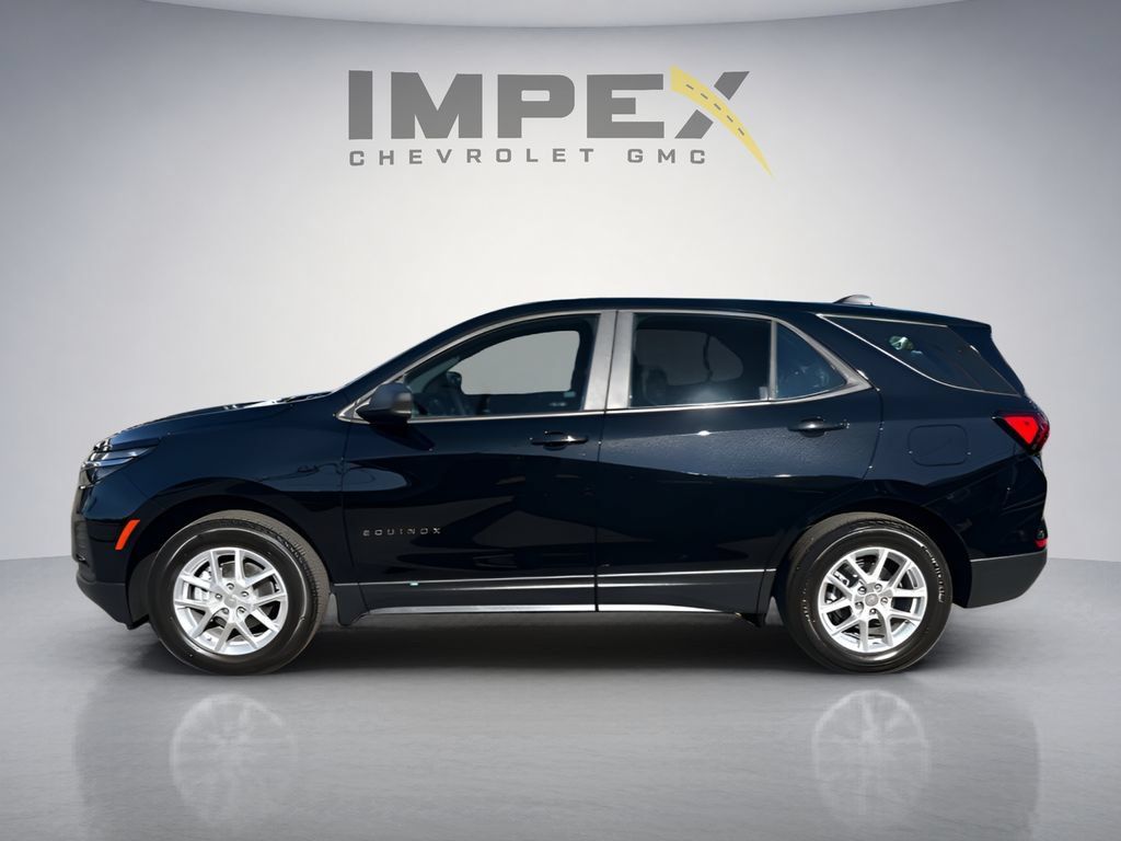 Used 2024 Chevrolet Equinox LS FWD image 2