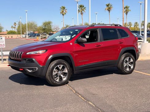 Used 2015 Jeep Cherokee Trailhawk w/ Comfort/Convenience Group AWD/4WD image 2
