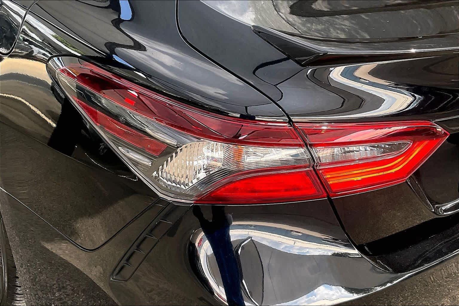 Used 2022 Toyota Camry SE FWD image 28