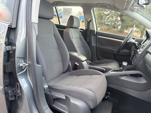 Used 2008 Volkswagen Rabbit S image 29