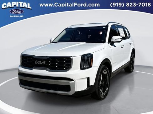 Used 2024 Kia Telluride S w/ S Sunroof Package FWD image 1