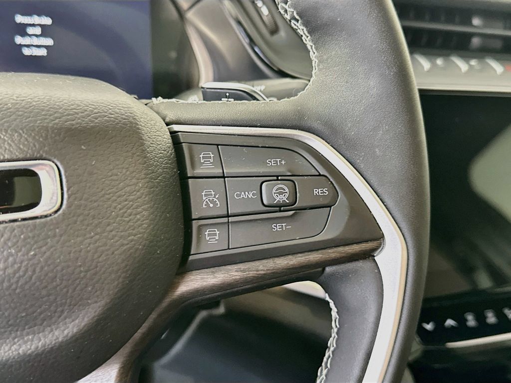 Used 2026 Jeep Grand Cherokee Limited AWD/4WD image 26