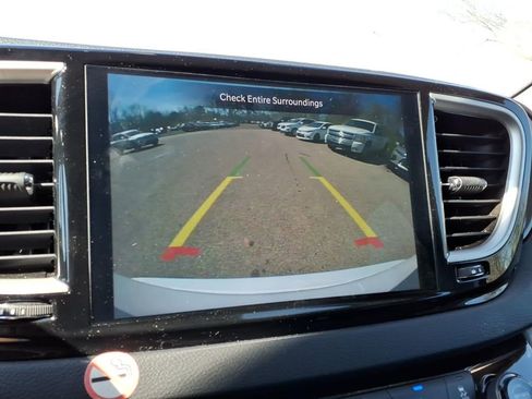 Used 2024 Chrysler Pacifica Touring-L FWD image 21