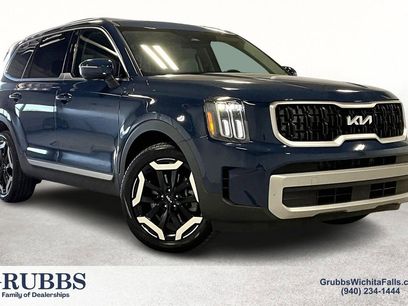 Used 2023 Kia Telluride EX w/ EX Captain's Chair Package