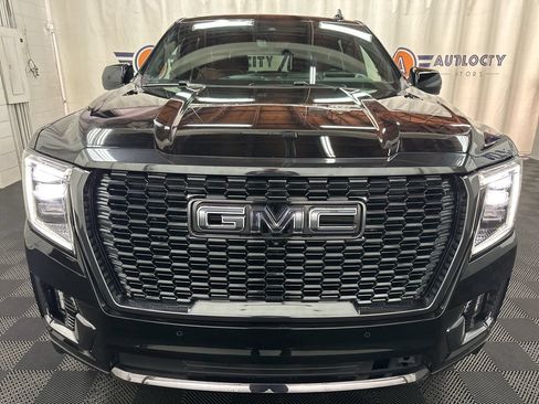 Used 2024 GMC Yukon Denali Ultimate AWD/4WD image 4