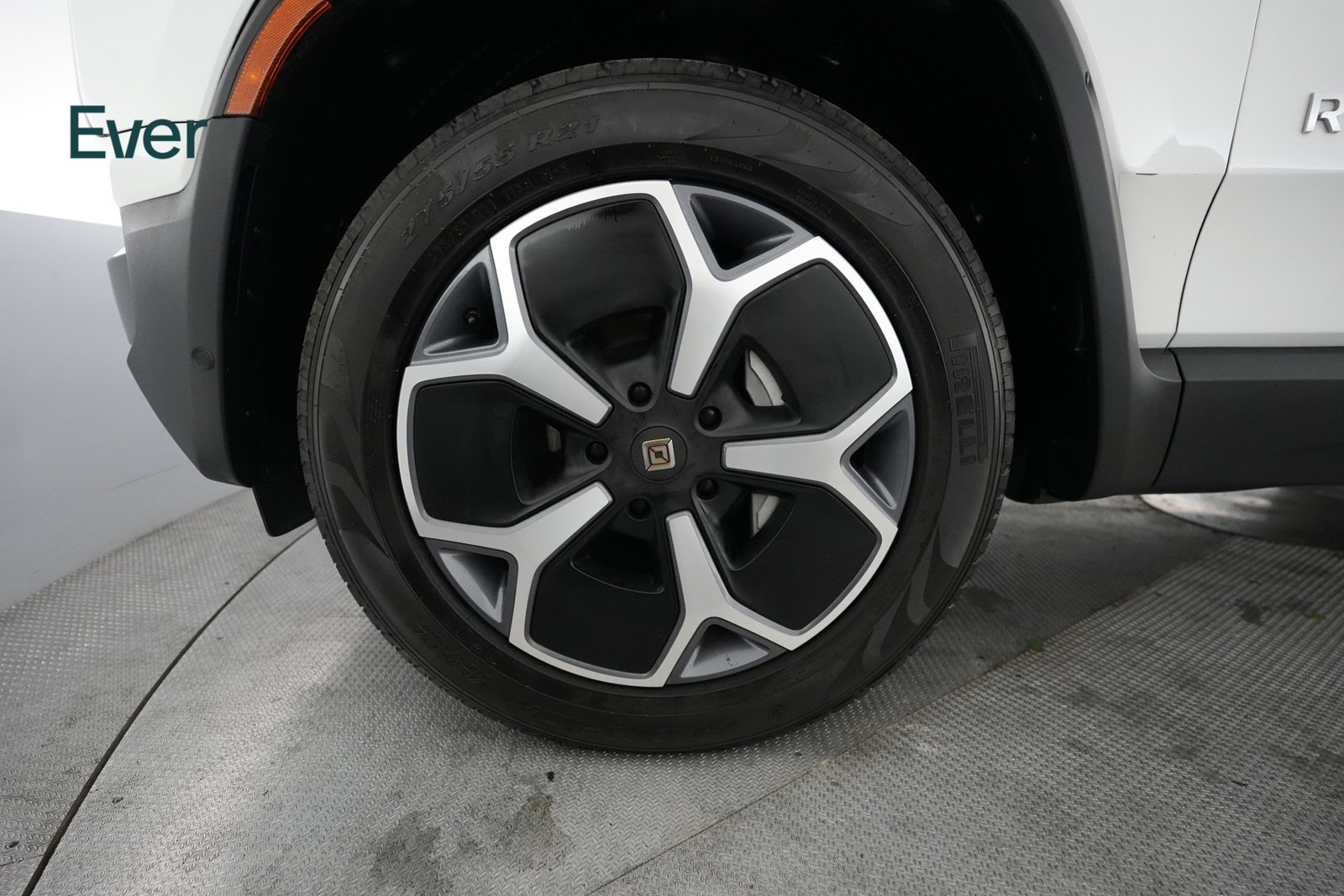 Used 2024 Rivian R1S Adventure Dual AWD/4WD image 19