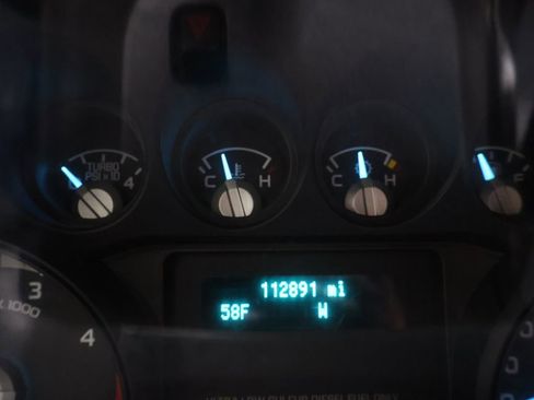 Used 2015 Ford F250 XL w/ Power Equipment Group AWD/4WD image 19