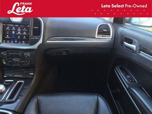 Used 2022 Chrysler 300 Touring L image 23